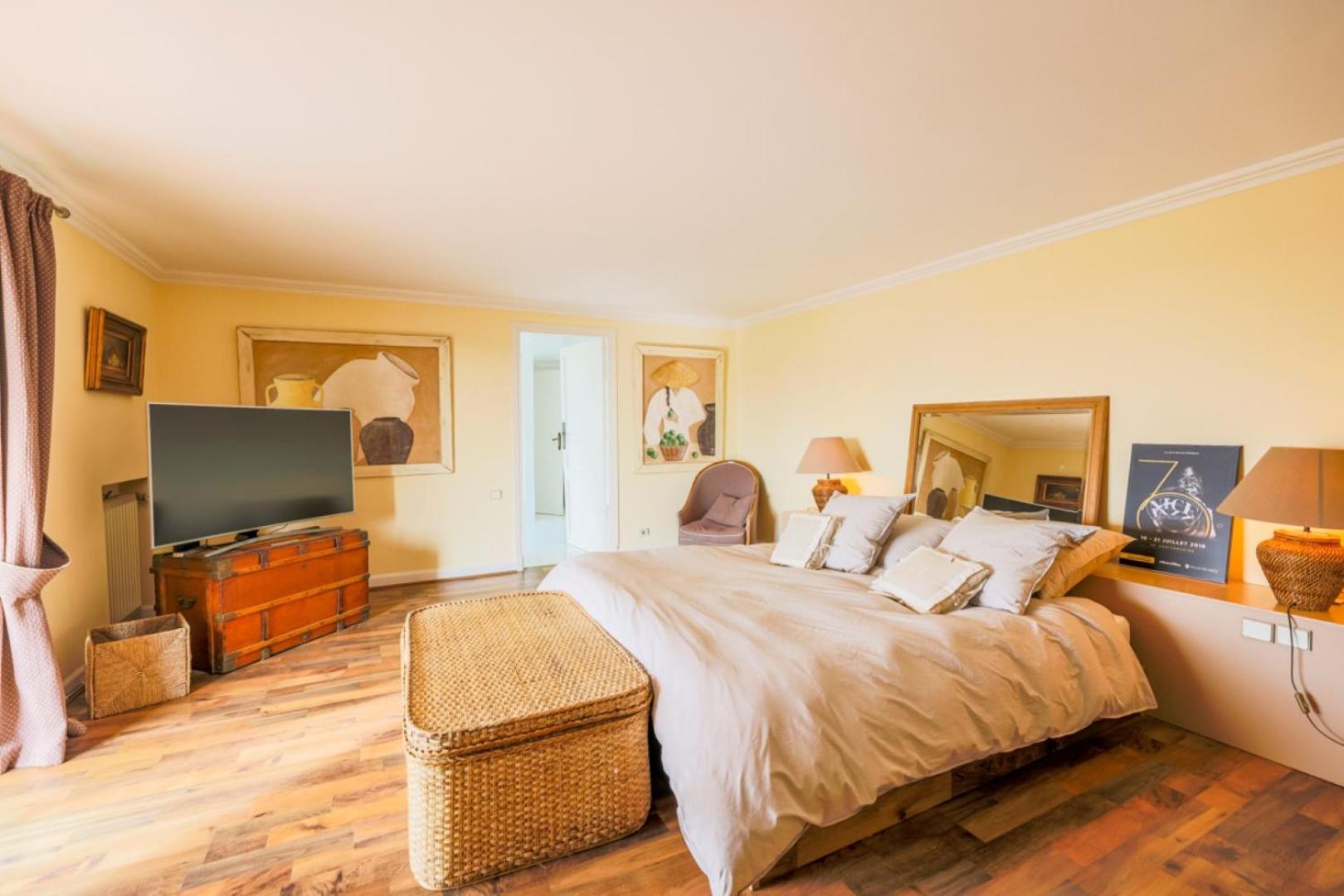 Villa Lou Mas Soubran Vi2083 By Riviera Homes Nizza